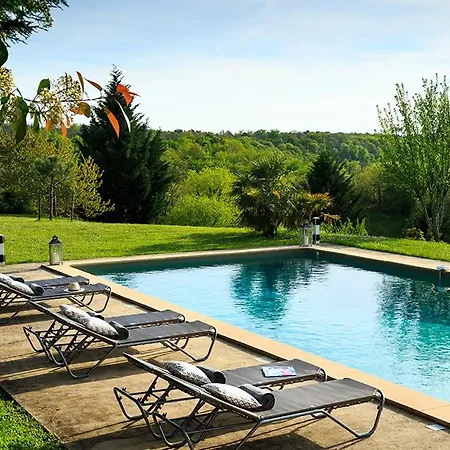 Bouillac Sleeps 12 Bouillac
